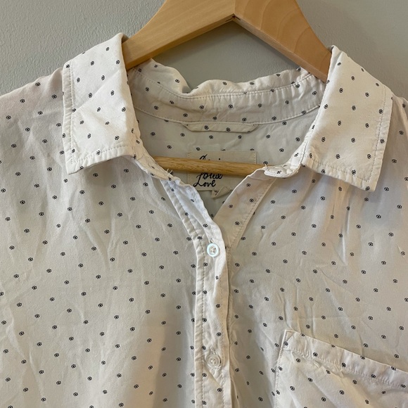 ⚫️⚪️button down top⚫️⚪️ - Picture 4 of 5